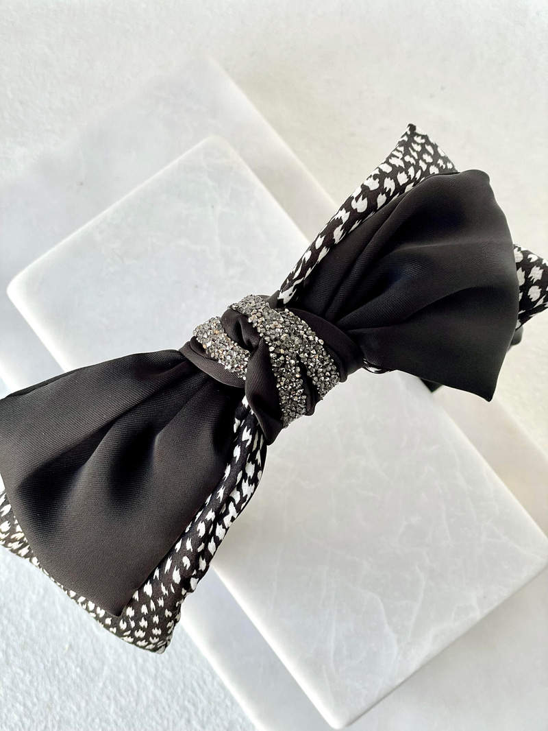 Leopar Desenli Saten Fiyonk Bandana Taç Siyah Beyaz