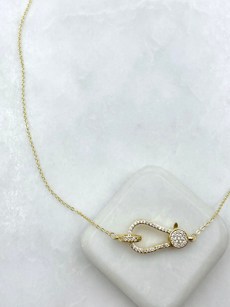 Gömme Taşlı Kilit Model Kolye Gold