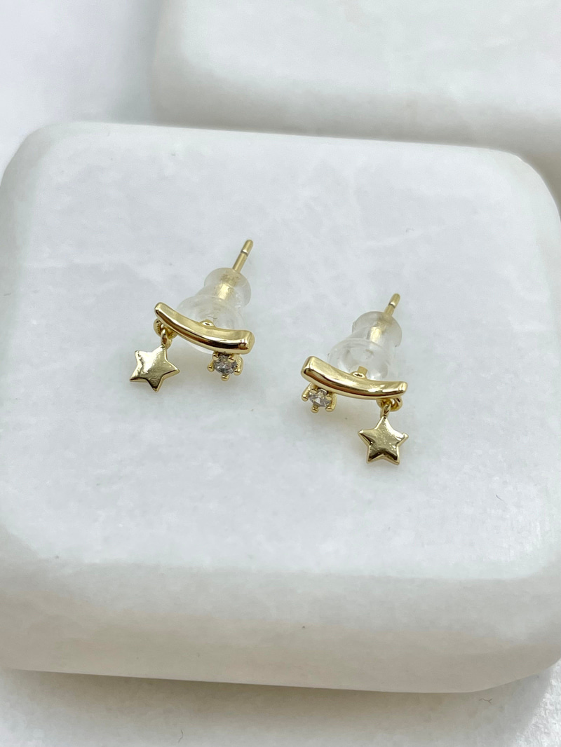 Özel Seri Kristal Taşlı ve Yıldız Sallantılı Minimal Küpe Gold
