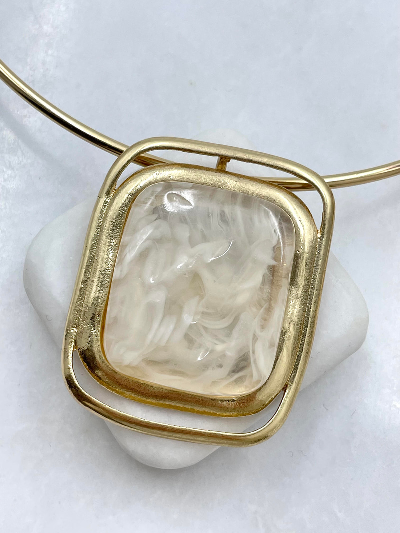 Altın Kaplama Doğal Taşlı Kare Model Vintage Choker Kolye Ekru