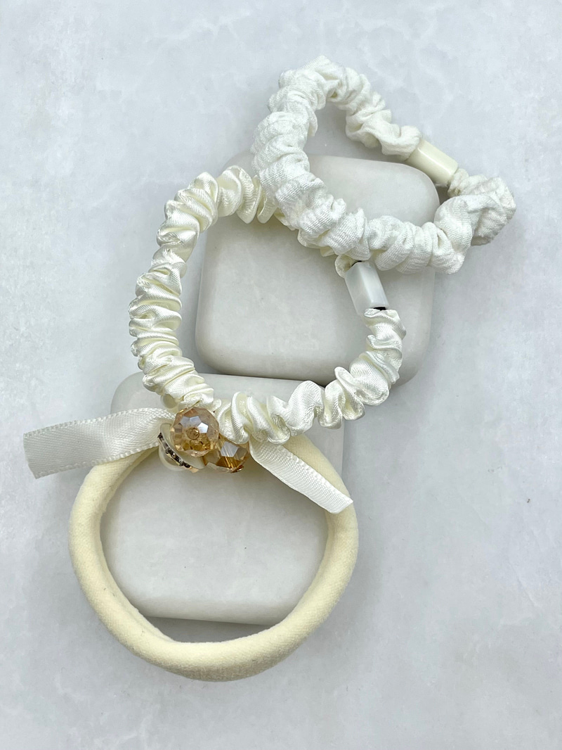 İnci ve Kristal Boncuklu Üçlü Scrunchie Toka Ekru