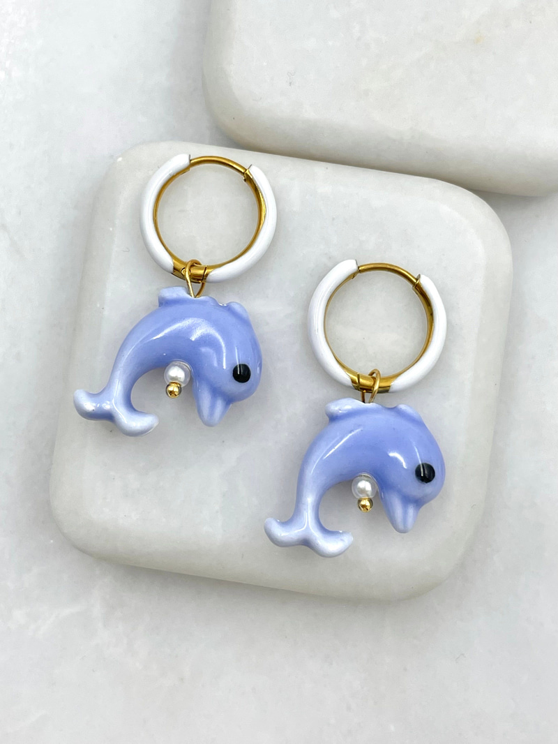 Mavi Yunus Balığı Charmlı Halka Küpe Renkli