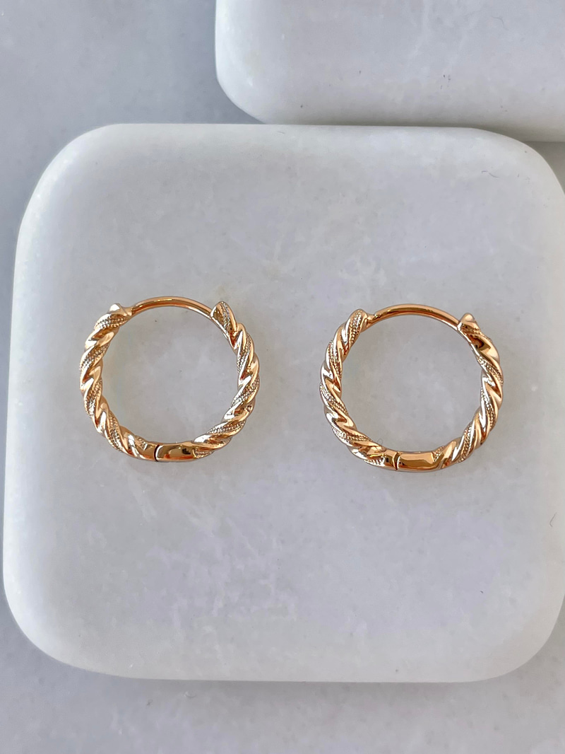 Özel Seri Işıltılı Burgu Halka Küpe Gold