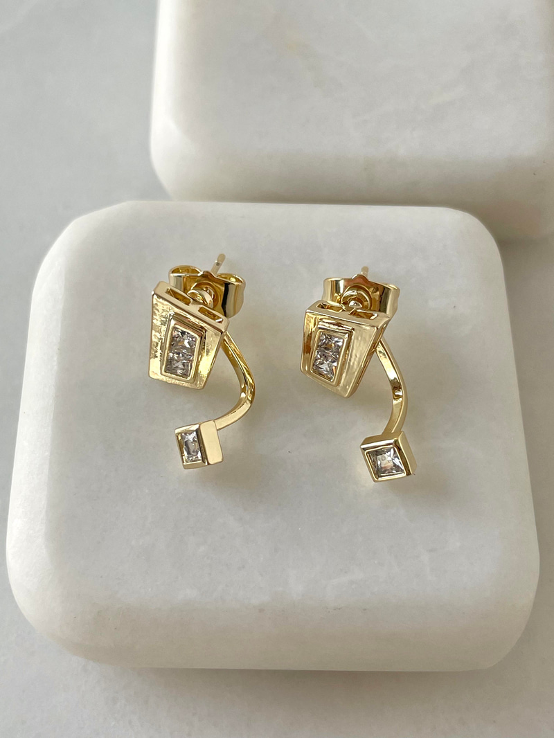 Altın Kaplama Çift Kullanımlı Asimetrik Kare Küpe Gold