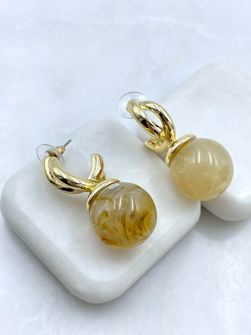 Altın Kaplama Gold Detaylı Top Sallantılı Vintage Küpe Vizon