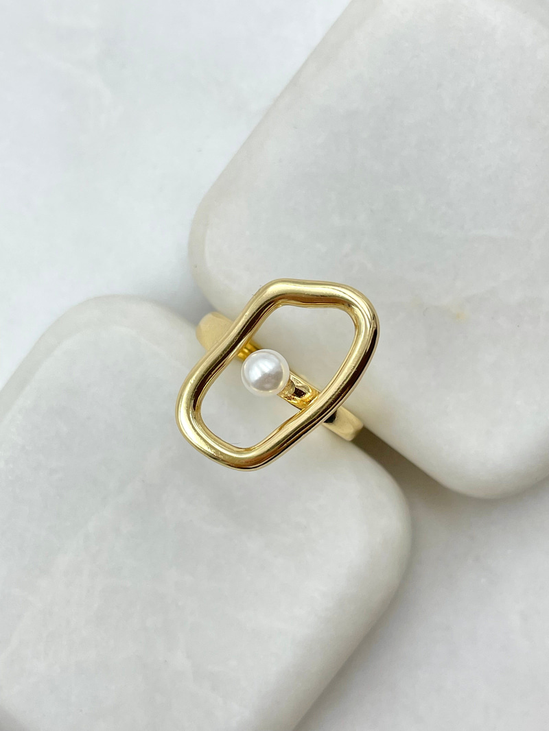 Oval İçi Boş İncili Yüzük Gold
