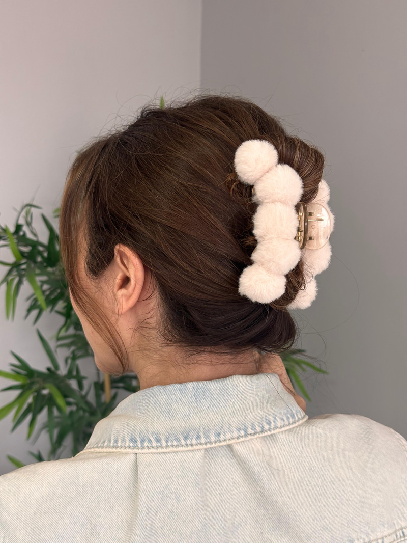 Peluş Ponpon Mandal Toka Krem