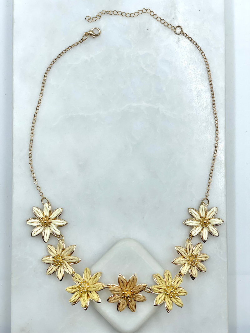 Dizi Kahve Hasır Çiçek Kolye Gold