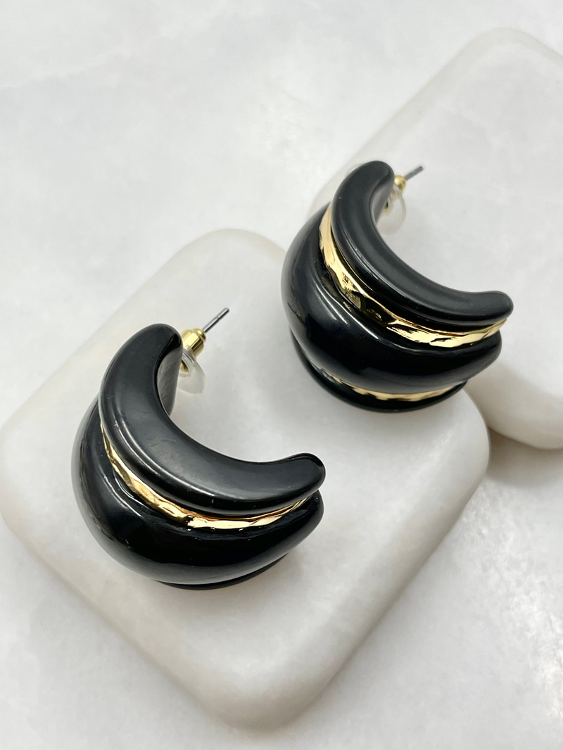 Altın Kaplama Gold Detaylı Vintage Bombe Küpe Siyah