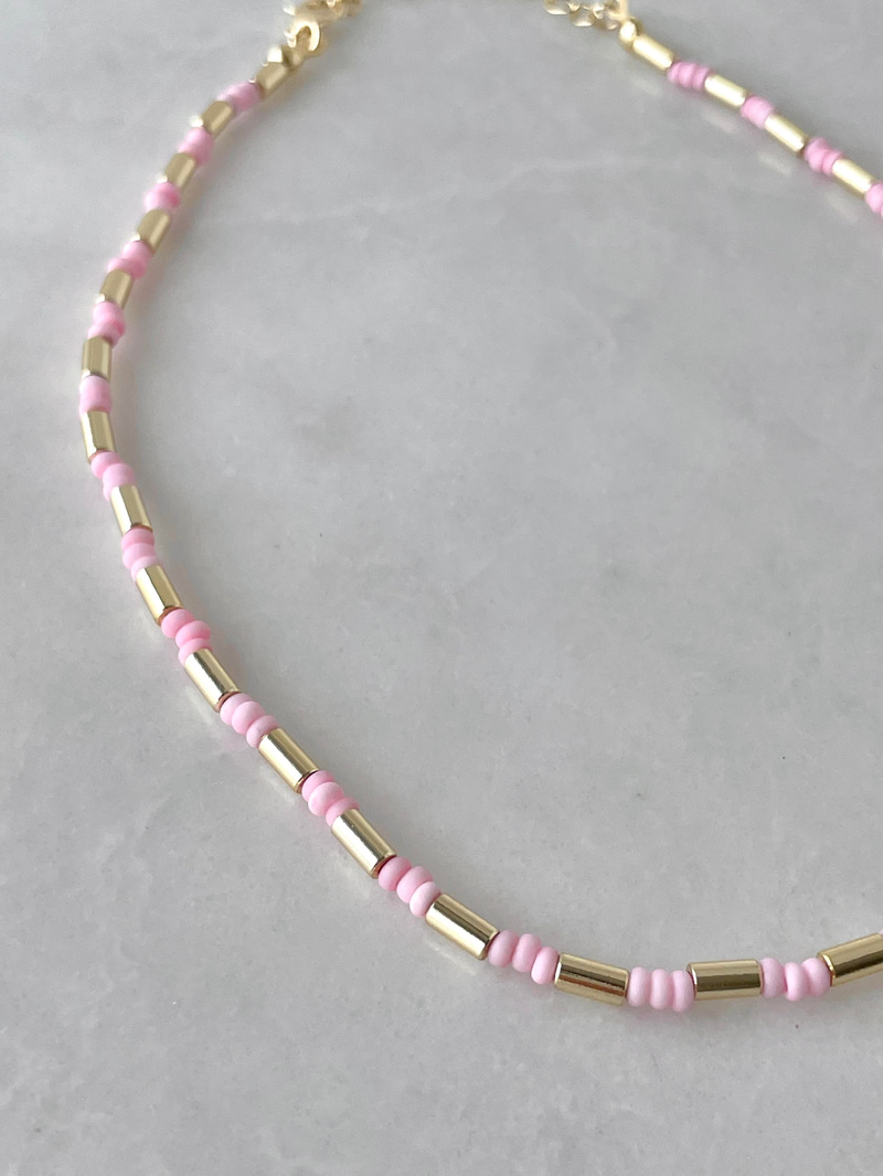 Boru Gold Detay Renkli Boncuk Kolye Pembe