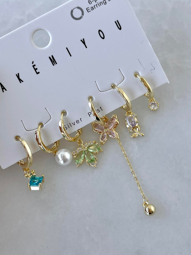 Altın Kaplama Altılı Kristal Taşlı Kelebek ve Çiçek Model Küpe