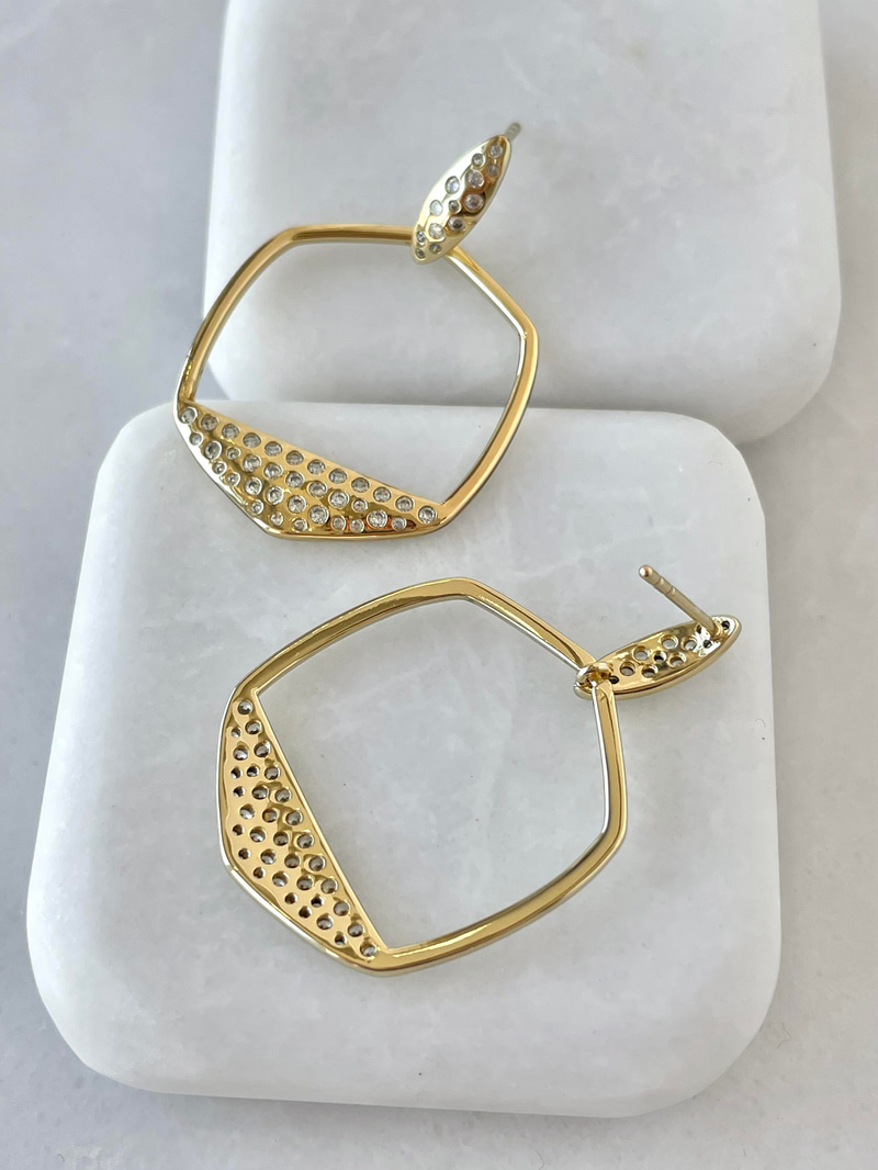 Özel Seri Zirkon Taşlı Altıgen Küpe Gold