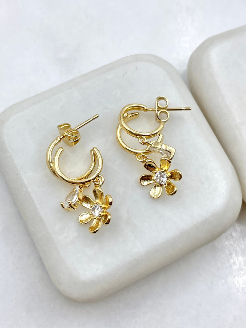 Çiçek ve Kristal Sallantılı Küpe Gold