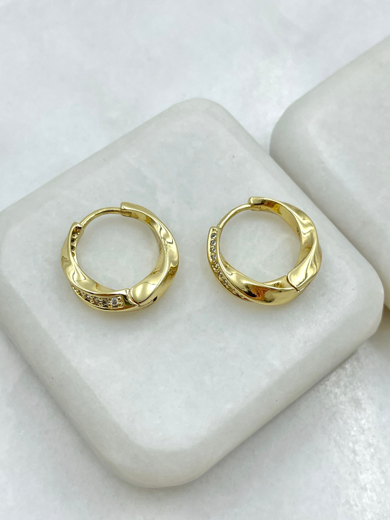 Özel Seri Gömme Taşlı Sarmal Küpe Gold