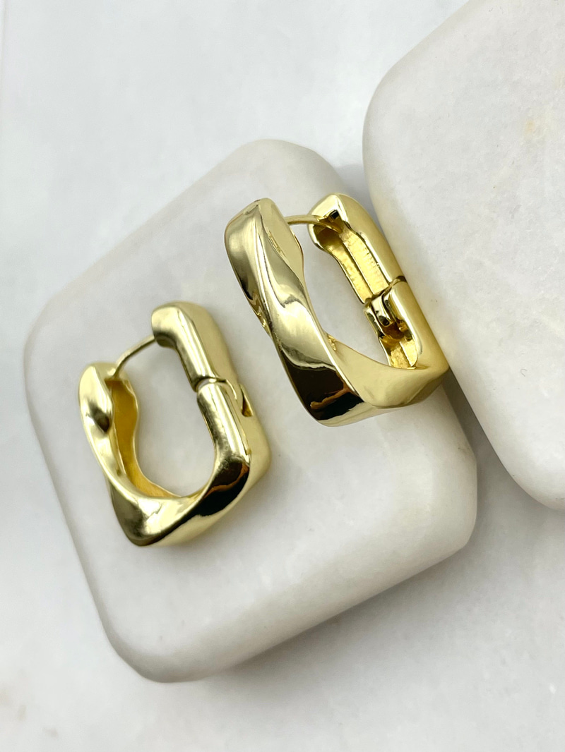 Asimetrik Bombe Kare Küpe Gold