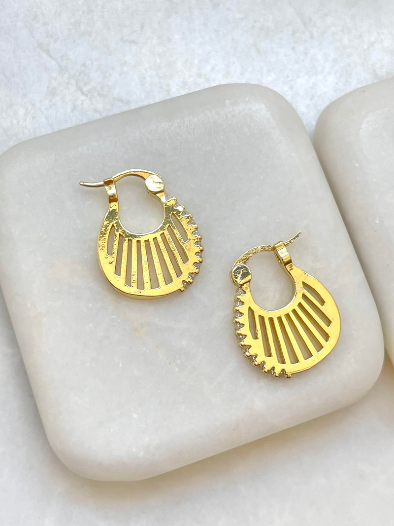 Altın Kaplama Gömme Taşlı Minik Oval Model Tasarım Küpe Gold