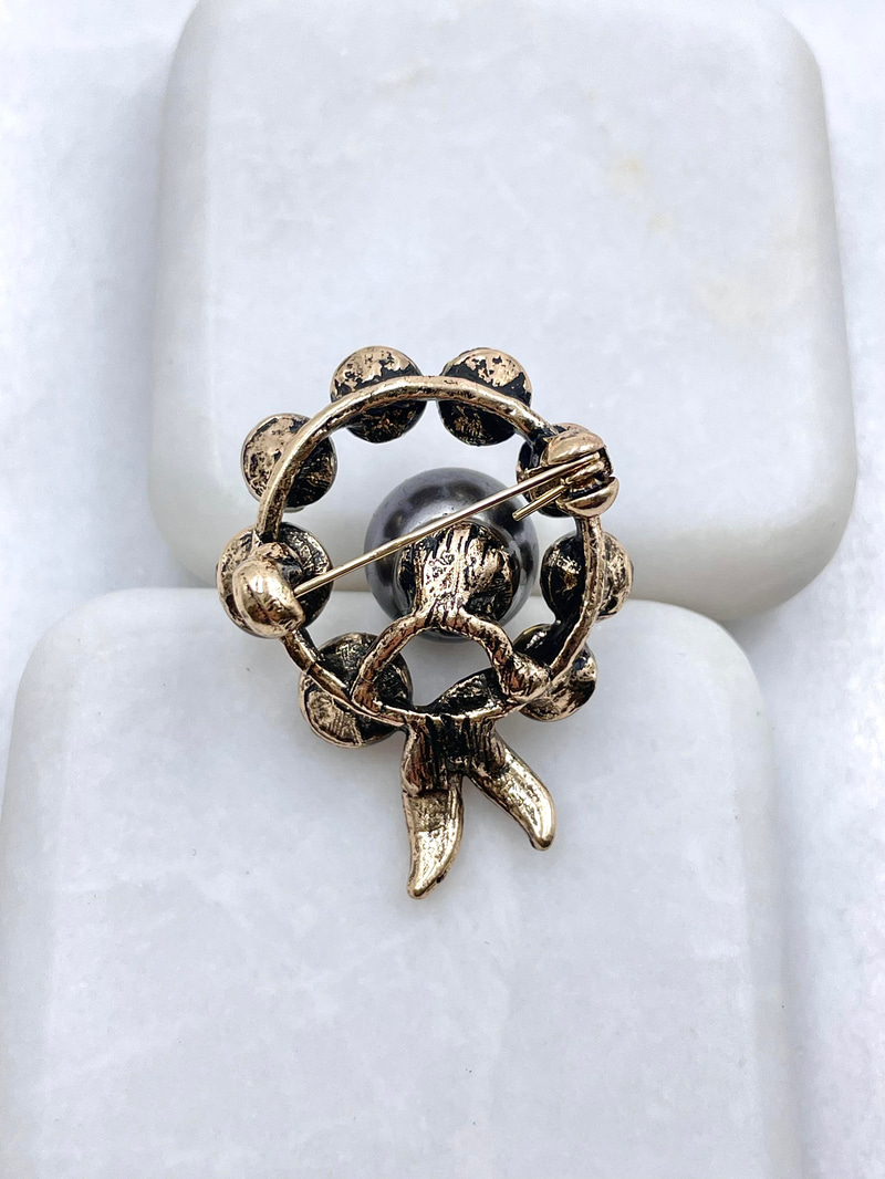 İncili Kristal Taşlı Daire Broş Gold