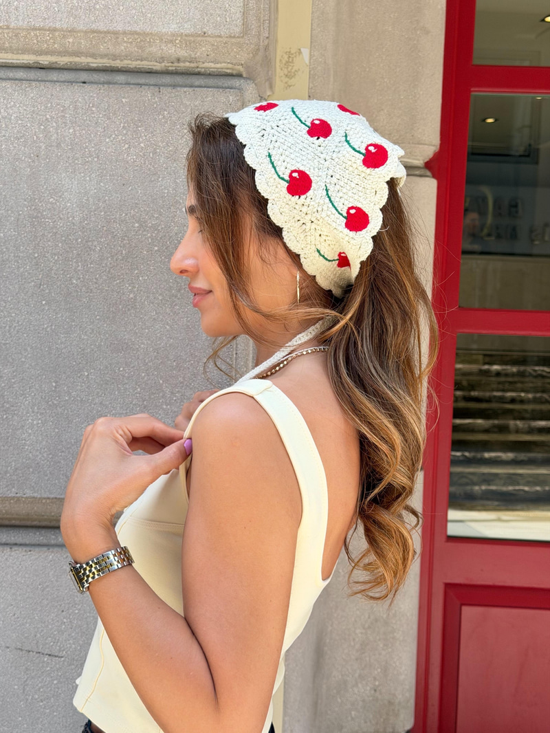 Kiraz Nakışlı Üçgen İpli Bandana Renkli