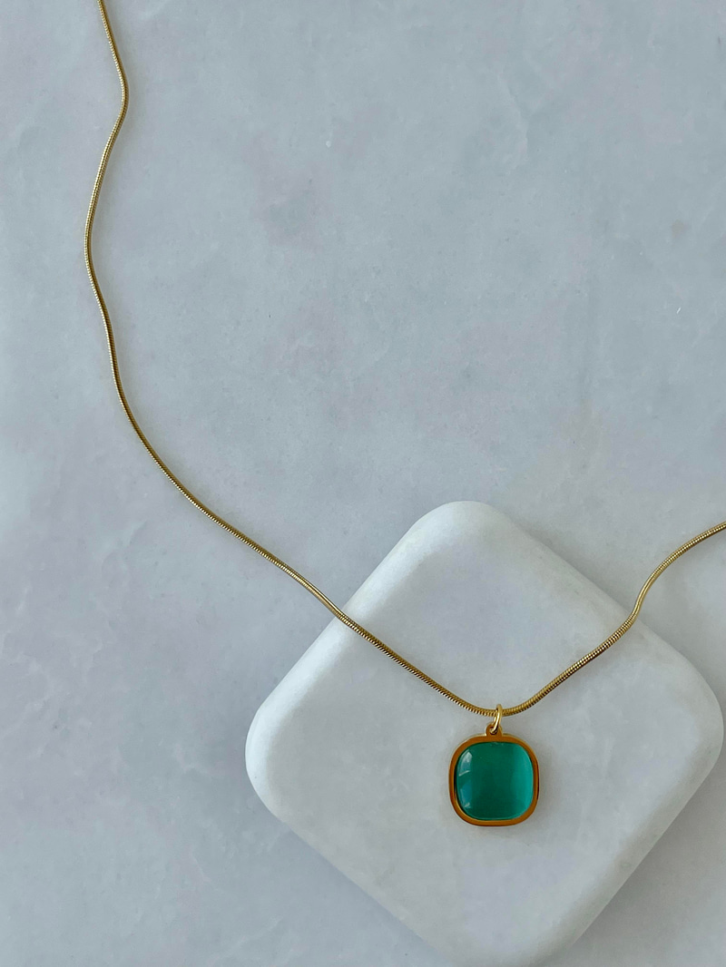 Çelik Kare Opal Taşlı Kolye Turkuaz-Gold