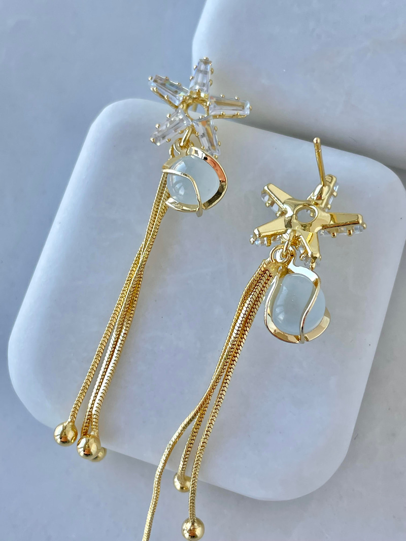 Altın Kaplama Opal ve Kristal Taşlı Yıldız Sallantılı Küpe Gold