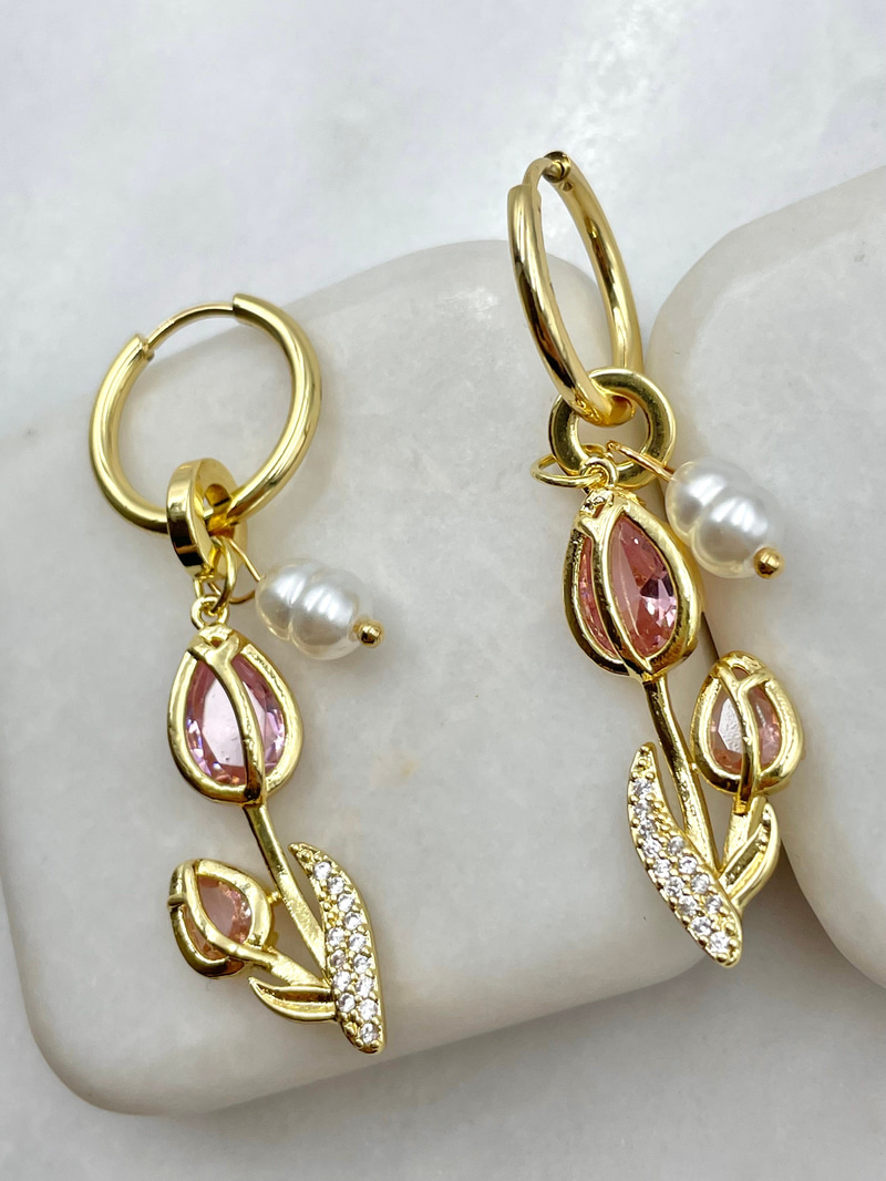 Pembe Kristal Taşlı Lale Sallantılı Küpe Gold