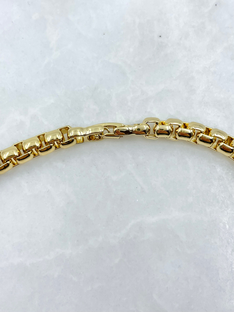 Özel Seri Halka Geçmeli Tasarım Model Kolye Gold