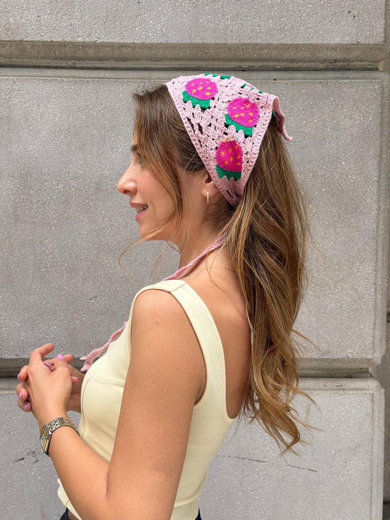 Çilek Desenli Örgü Bandana Pembe