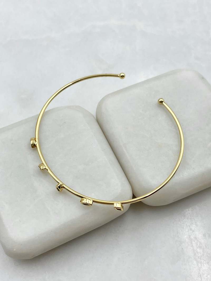 Renkli Kristal Taşlı Minimal Kelepçe Gold