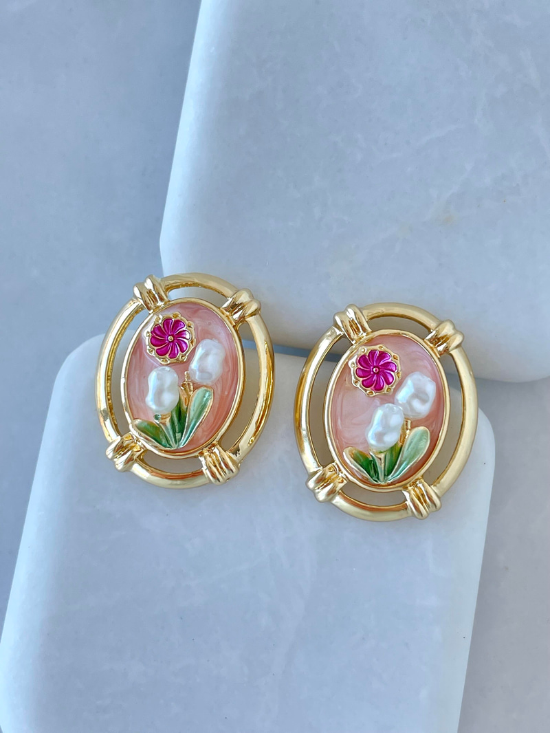 Altın Kaplama İncili Çiçek Model Çerçeve Küpe Pembe