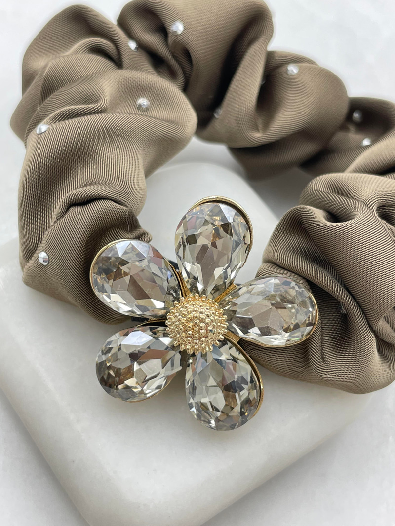 Kristal Çiçekli Premium Scrunchie Toka Vizon
