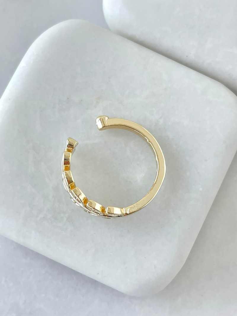 Gömme Taşlı Yaprak Model Yüzük Gold