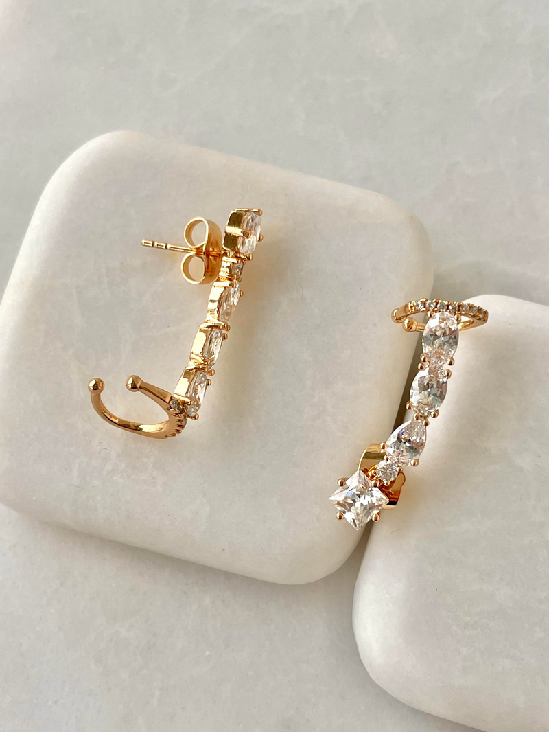 Özel Seri Geometrik Şekilli Kristal Taşlı Kıkırdak Küpe Gold