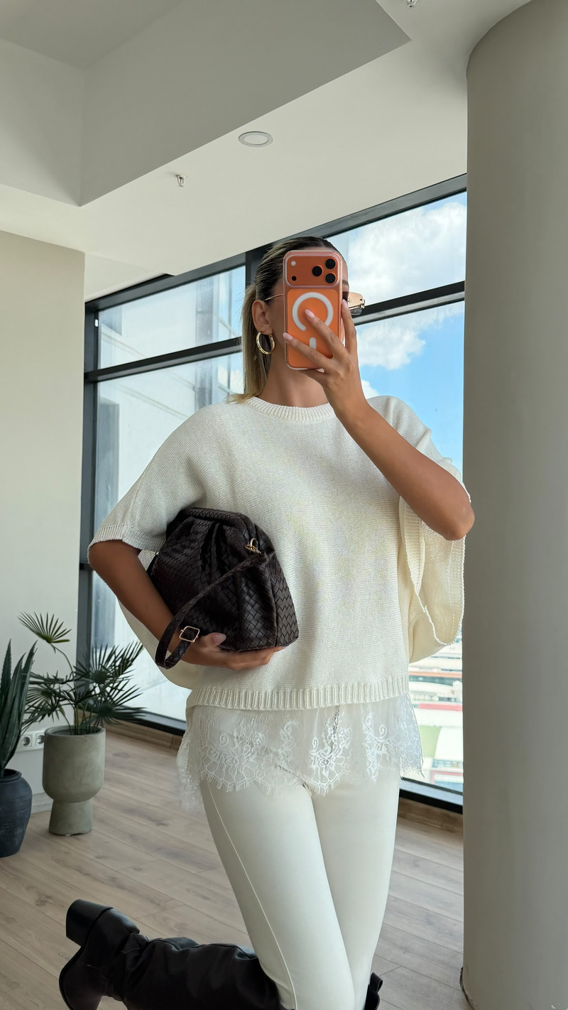Mollin Dantel Detaylı Triko Bluz Ekru