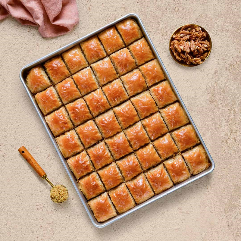 Cevizli Kare Baklava Tepside