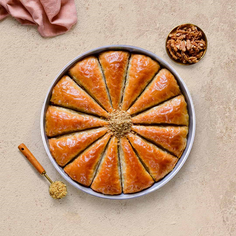 Cevizli Havuç Dilim Baklava Tepside