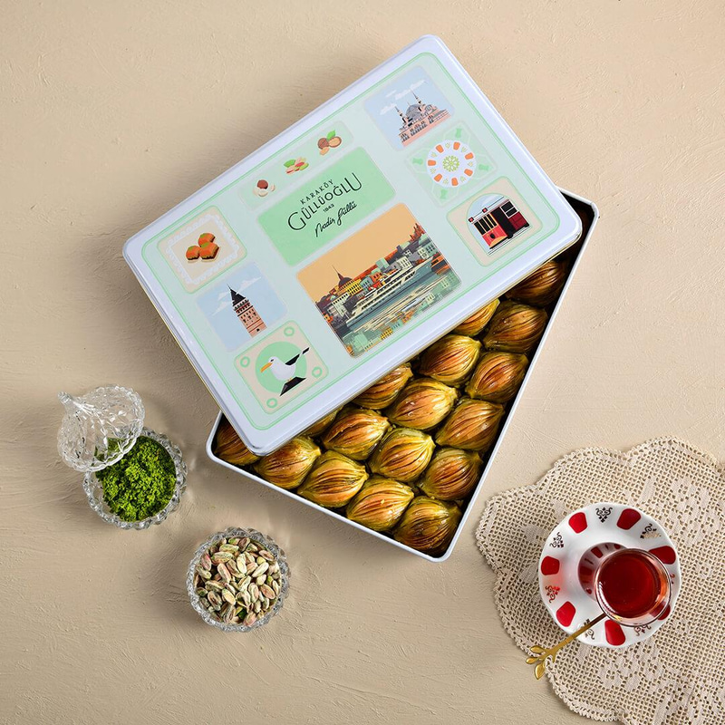 İstanbul Hatırası Kutuda Fıstıklı Midye Baklava 1.25 Kg.