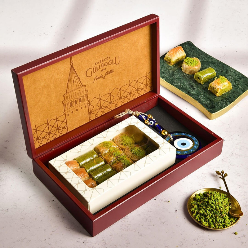 Usta Eller Ahşap Kutu Baklava 500 Gram