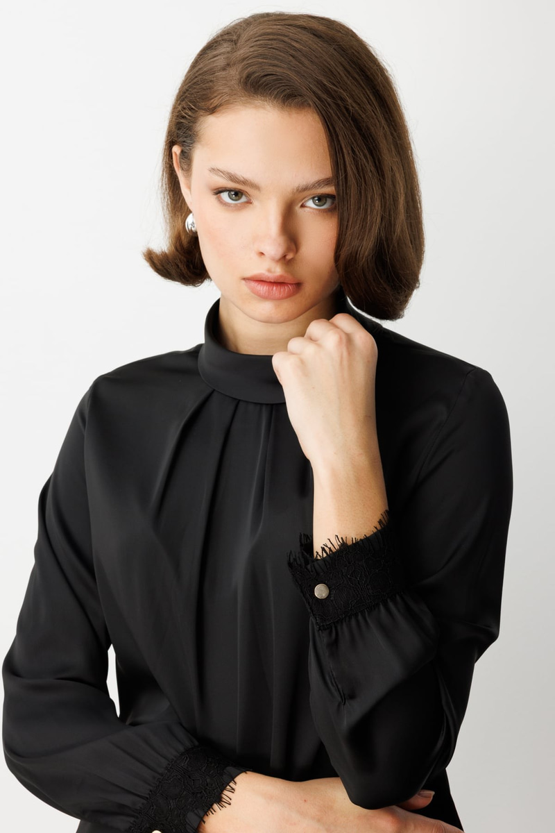 Ekol Önü Pileli Dantel Detaylı Bluz Black · 3
