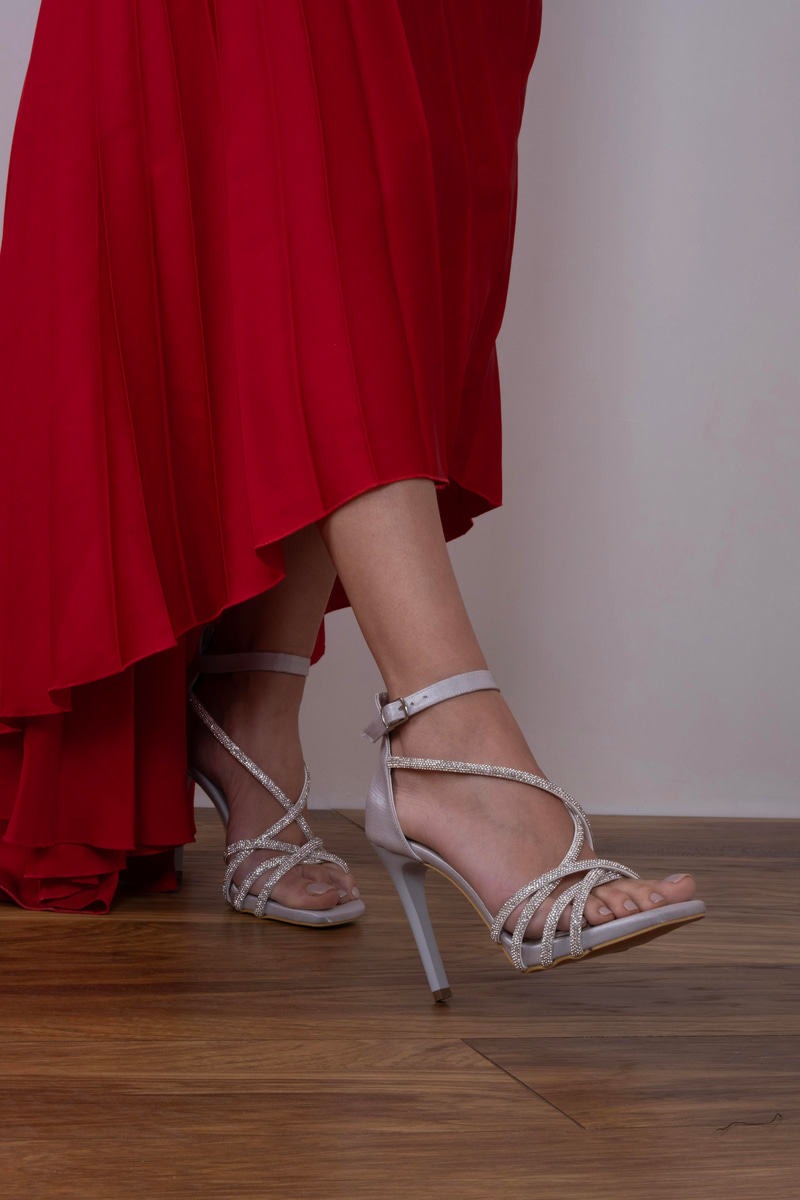 Balise Model Taş Detaylı Topuklu Ayakkabı Gümüş Saten