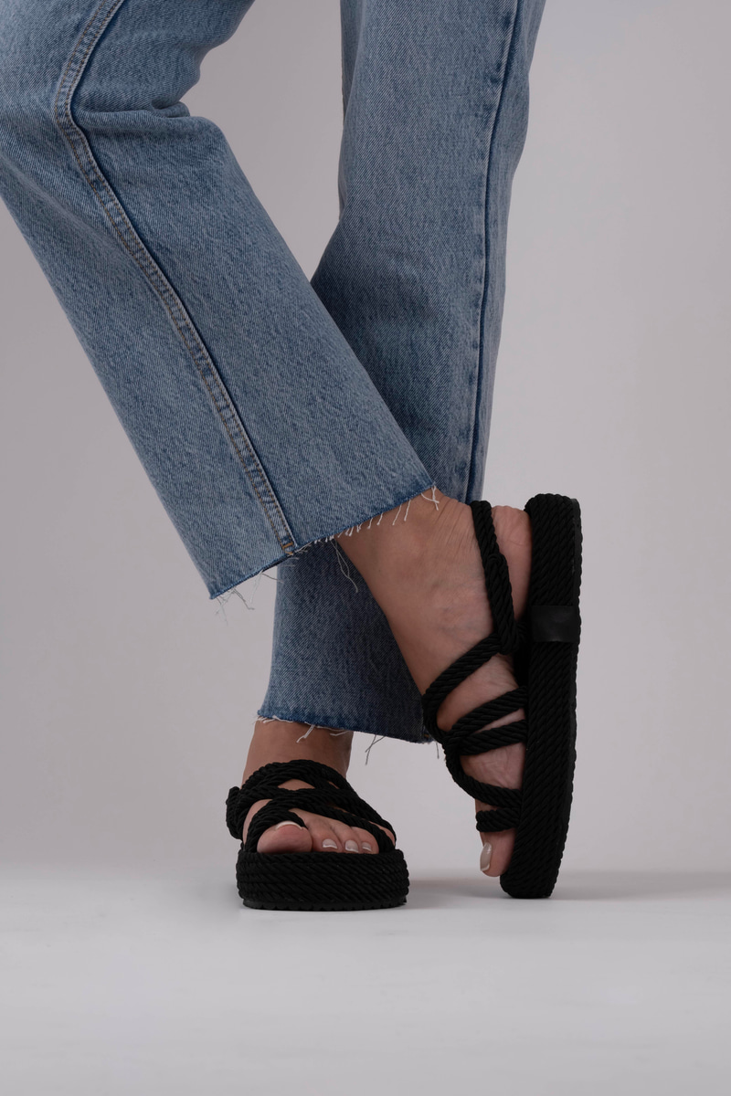 Belven Model Kalın Tabanlı Sandalet Siyah