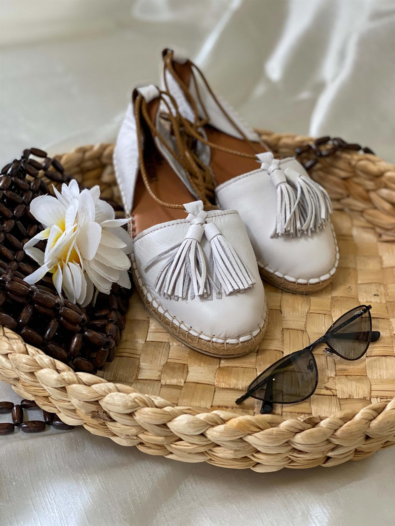 Lari Model Püsküllü Espadril Beyaz
