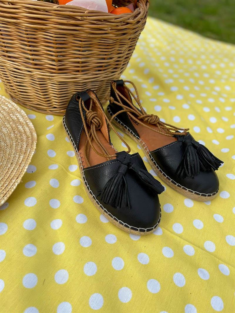 Lari Model Püsküllü Espadril Siyah