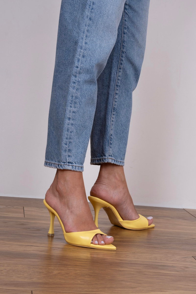 Peri Model Sivri Terlik Sarı