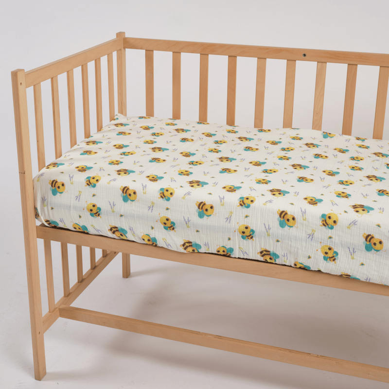 Müslin Lastikli Bebek Çarşafı Bees