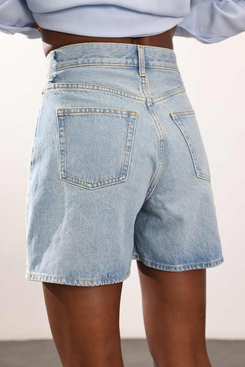 Açık Mavi Denim Şort 