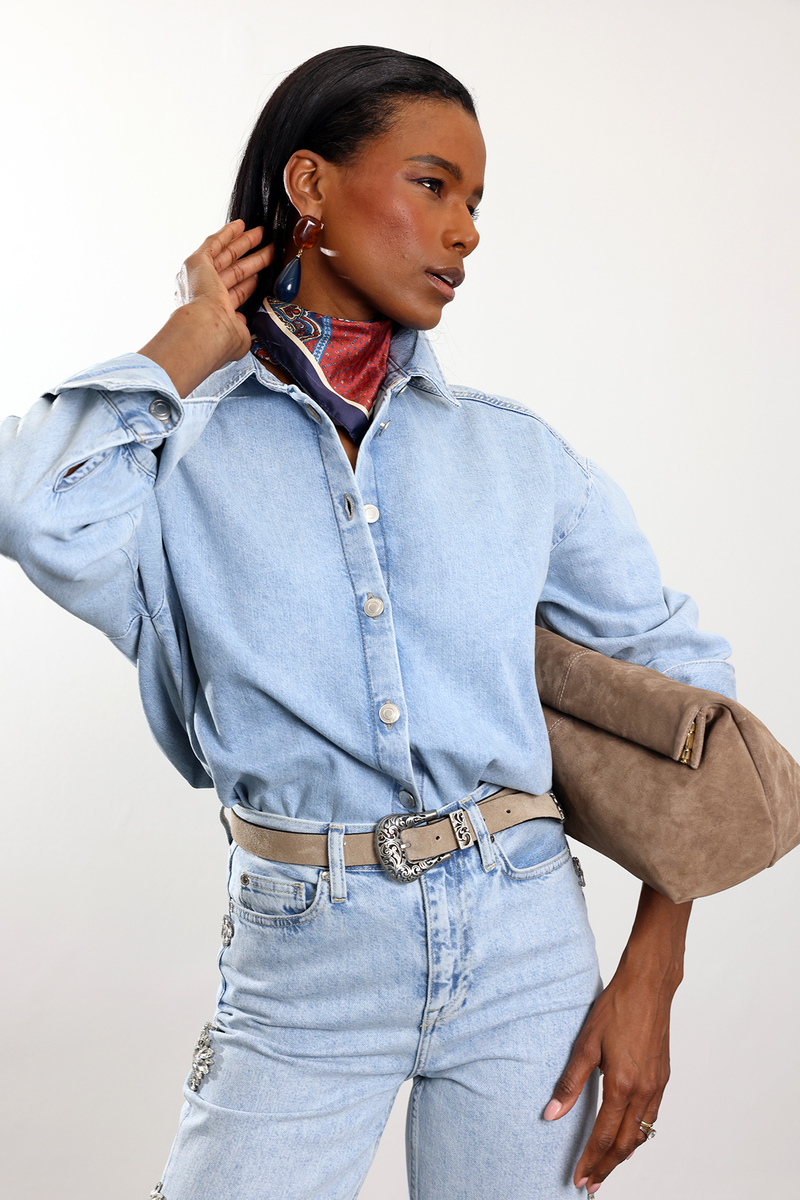 Açık Mavi Geniş Manşetli Denim Gömlek 