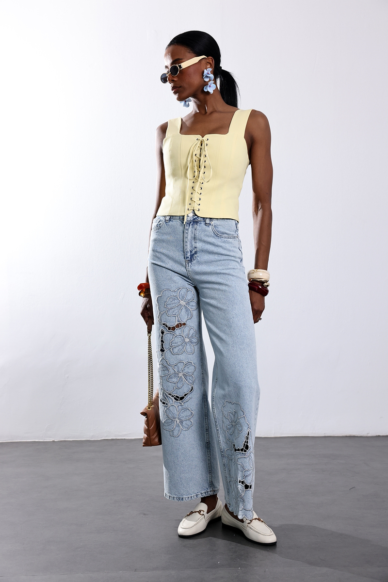 Açık Mavi Nakış Detaylı Jean 1025