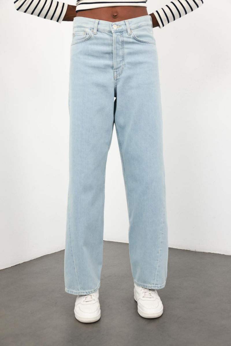 Buz Mavi Yumuşak Denim Jean 