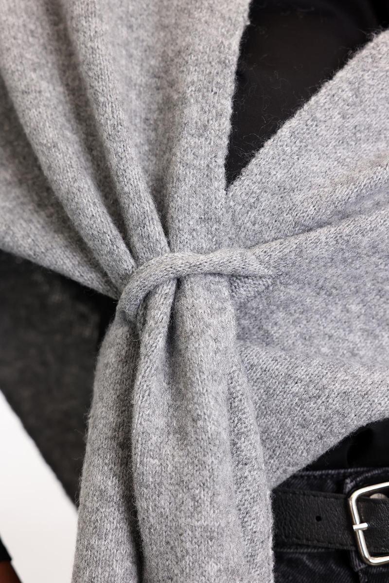 Gri Triko Üçgen Atkı S009