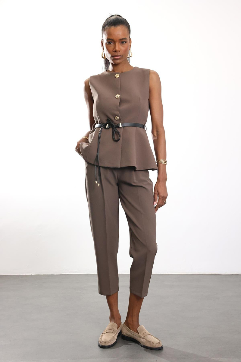 Kahverengi Kemerli Gold Düğmeli Yelek 9682